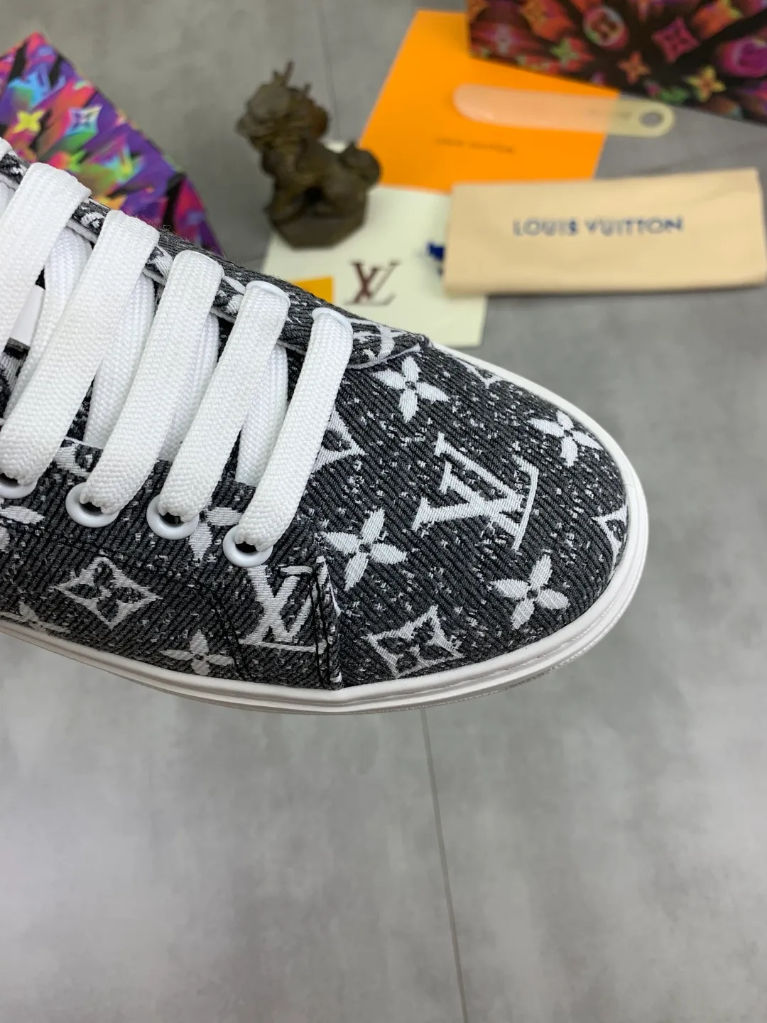 Men's men's shoes💰P520💰[New model]🆘High quality cowhide [Louis Vuitton]LV official website latest model🎁casual and fashionable men's shoes👟hot style💥simple and elegant style, exclusive for trendy men. Unique official website latest brand elements👑original decoration, fashionable and generous, the fabric is made of original denim➕comfortable and breathable mesh lining➕cow leather feet ✅The official website specifies wear-resistant casual outsole, the classic model is taken in real life🎬Color: 6️⃣colors available😍Number of codes: 38-44 Full set of packaging